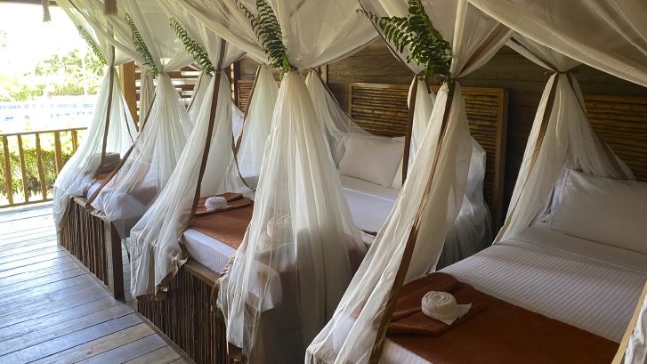 on-vacation-colombia-destino-amazonas-hotel-arara-habitacion-cuadruple