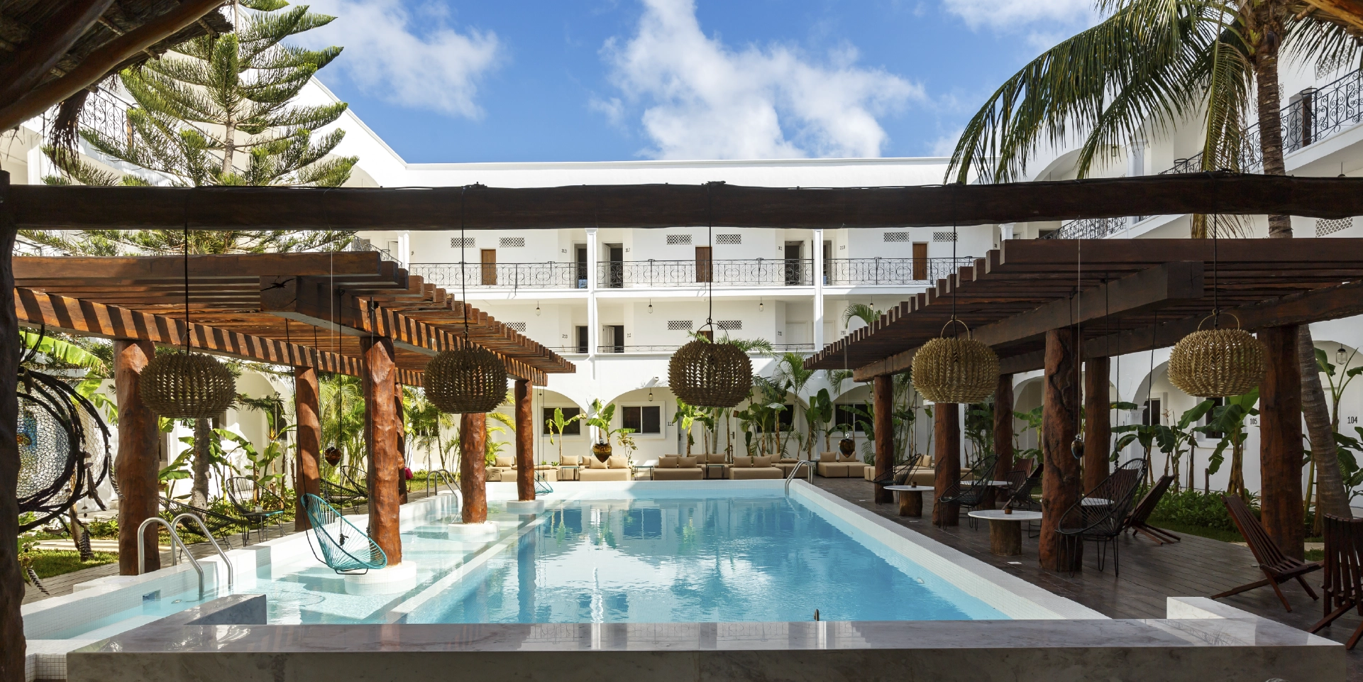 on-vacation-colombia-destino-cancun-hotel-hm-playa-del-carmen-piscina-1920x960px_2 (1)