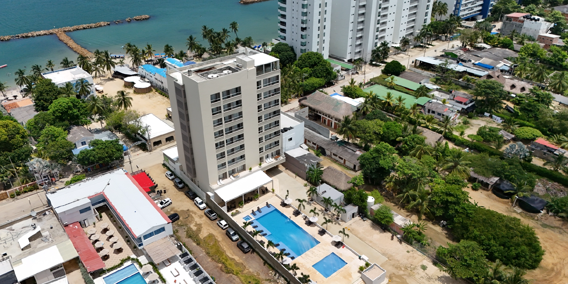 on-vacation-colombia-destino-covenas-hotel-ciela-hotel-vista-aerea