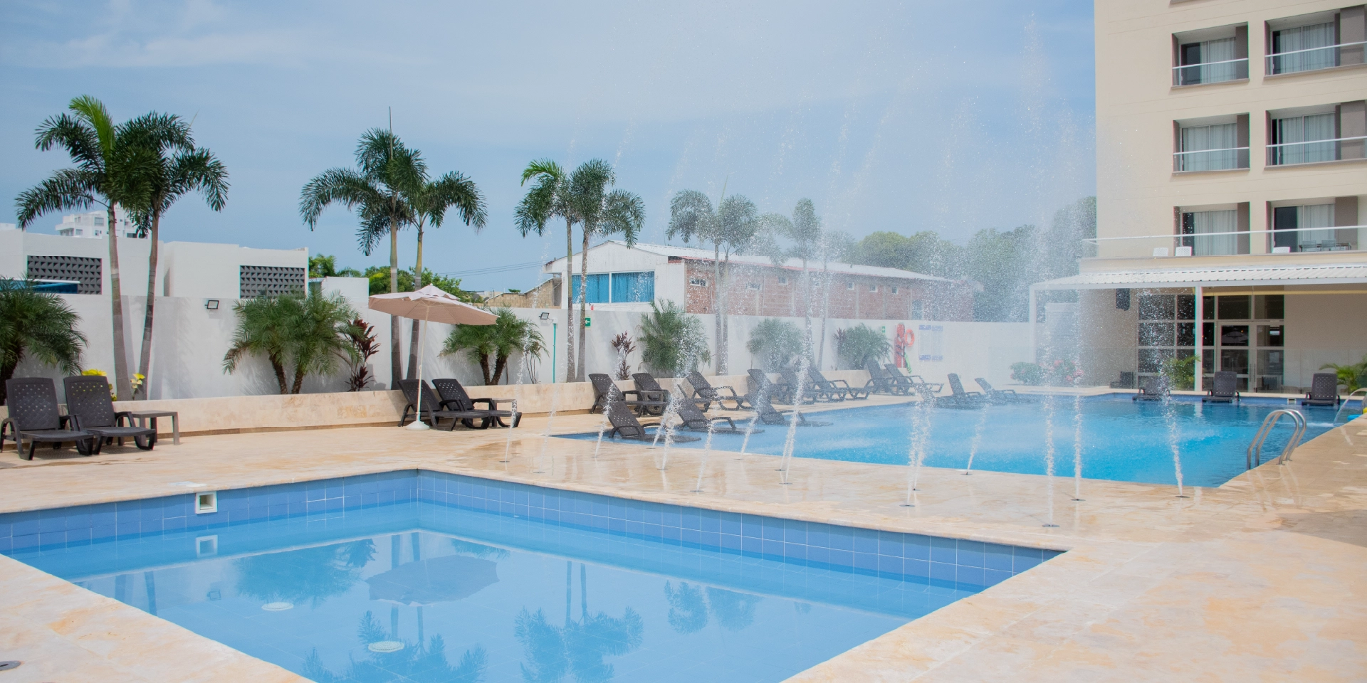 on-vacation-colombia-destino-covenas-hotel-ciela-piscinas-hotel-chorro