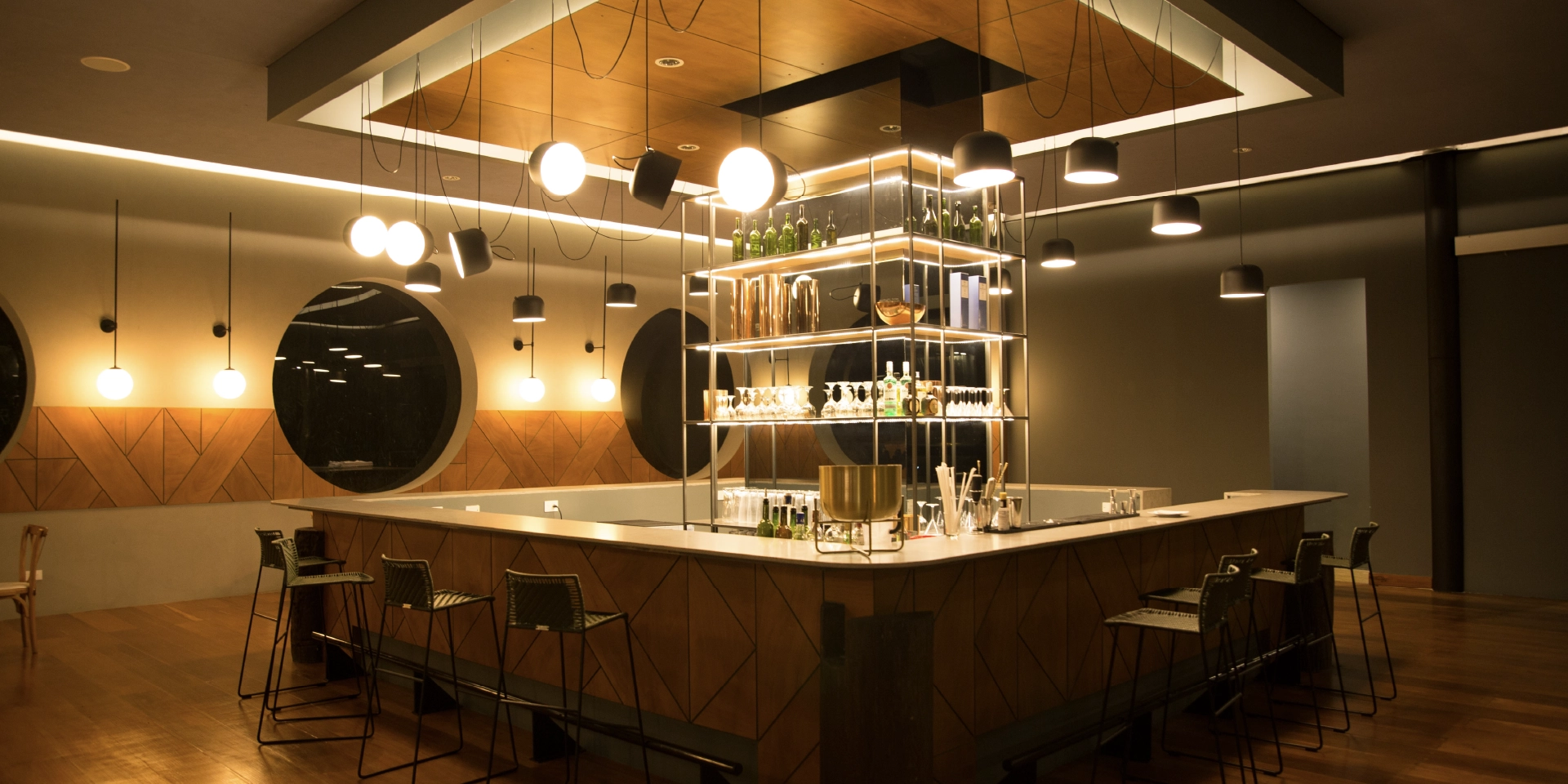 on-vacation-colombia-destino-eje-cafetero-hotel-termales-el-otono-bar