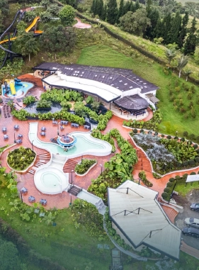 on-vacation-colombia-destino-eje-cafetero-hotel-termales-el-otono-servicios-extras-aquaparque