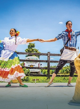 on-vacation-colombia-destino-eje-cafetero-hotel-tucanes-servicios-extras-atracciones-parquearrierros