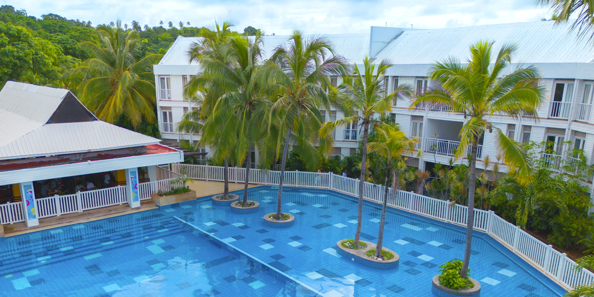 on-vacation-colombia-destino-nacional-san-andres-hotel-cove-piscina-con-vista-hotel
