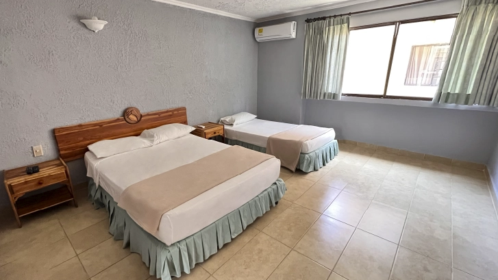 on-vacation-colombia-destino-nacional-santa-marta-hotel-mandihuaca-habitacion-acomodacion-superior-triple