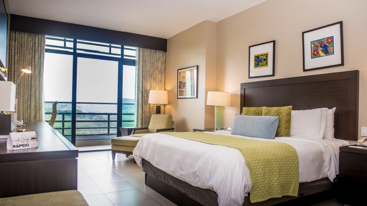 on-vacation-colombia-destino-panama-hotel-summit-rainforest-habitacion-02