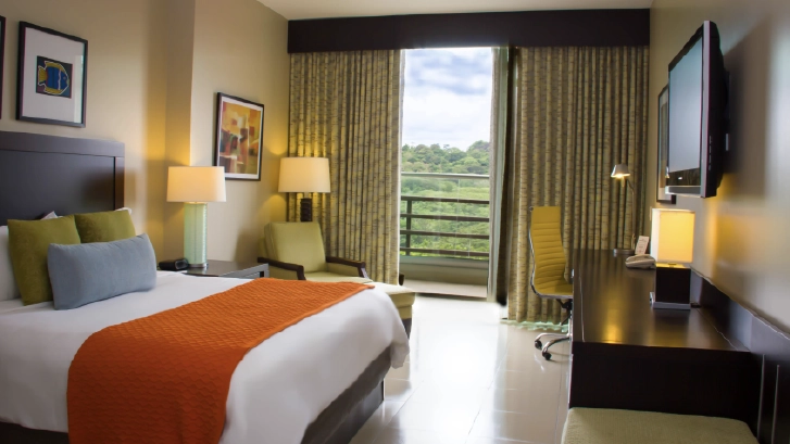 on-vacation-colombia-destino-panama-hotel-summit-rainforest-habitacion-03