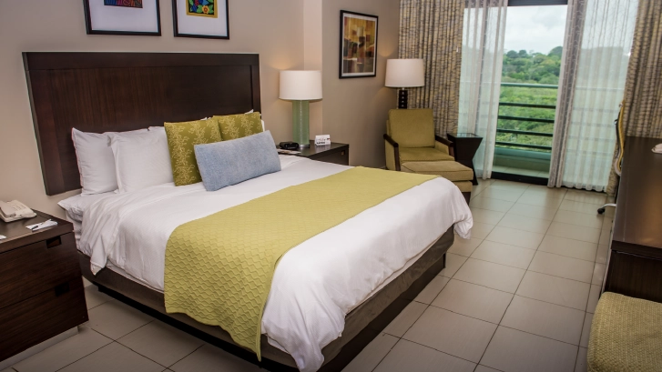 on-vacation-colombia-destino-panama-hotel-summit-rainforest-habitacion-05