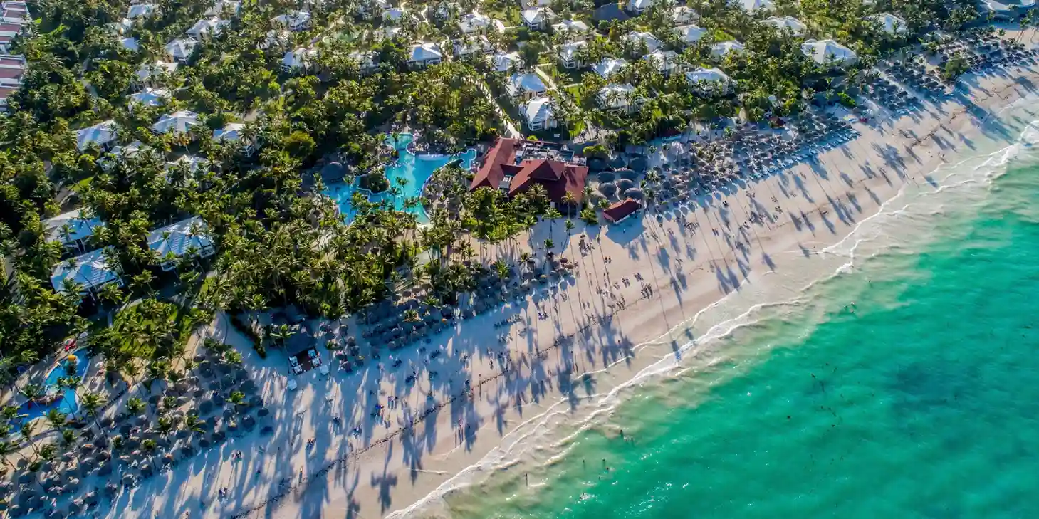 on-vacation-colombia-destino-punta-cana-hotal-grand-bavaro-vista-aerea-playa-hotel