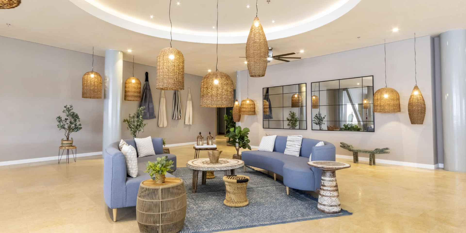 on-vacation-colombia-destino-san-andres-hotel-sirenis-zona-comun-1920x960px