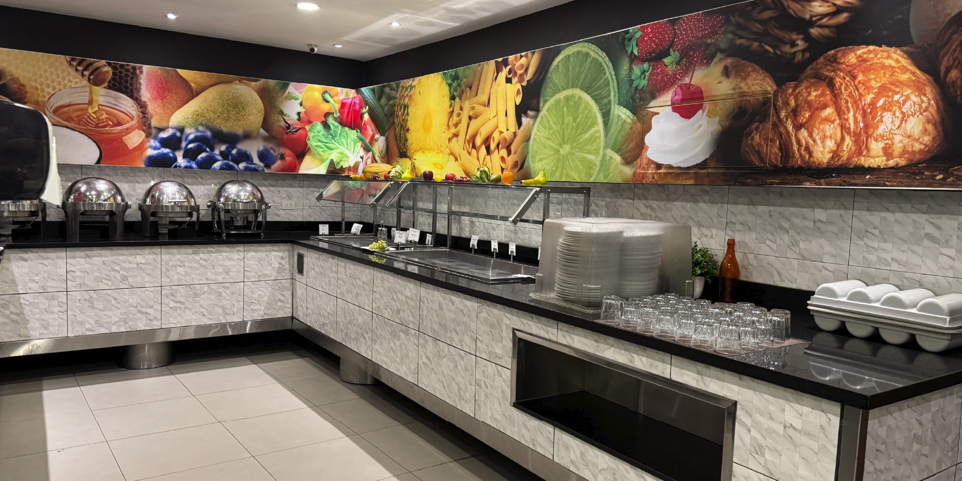 on-vacation-colombia-destino-santo-domingo-hotel-novus-plaza-hodelpa-restaurante-1920x960px