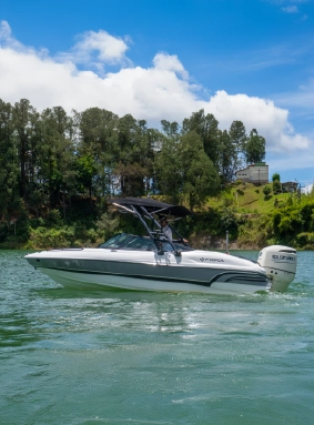 on-vacation-destino-guatape-servicios-extras-atracciones-hotel-los-recuerdos-lancha