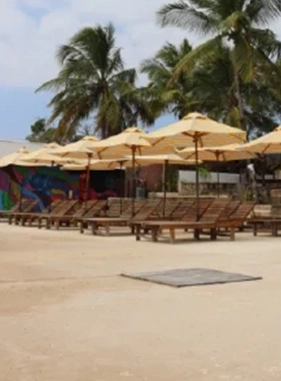 Un espacio para broncearte y contemplar el mar de los Siete Colores.
Costo adicional
Terraza Cove