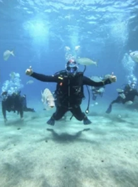 Es un servicio para principiantes o amantes de esta práctica, vive una experiencia emocionante en el fondo del mar de los Siete Colores.  
        Costo adicional
    

    
        Minicurso de buceo
