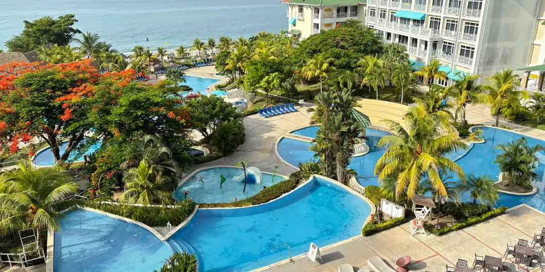 on-vacation-colombia-destino-panama-hotel-bijao-beach-resort-1920x960px-72x-100