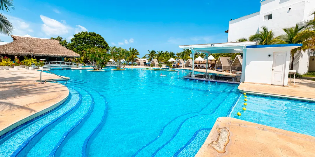 on-vacation-colombia-destino-panama-hotel-playa-blanca-piscina72x-100-elementor-io-optimized-convertido-de-jpg