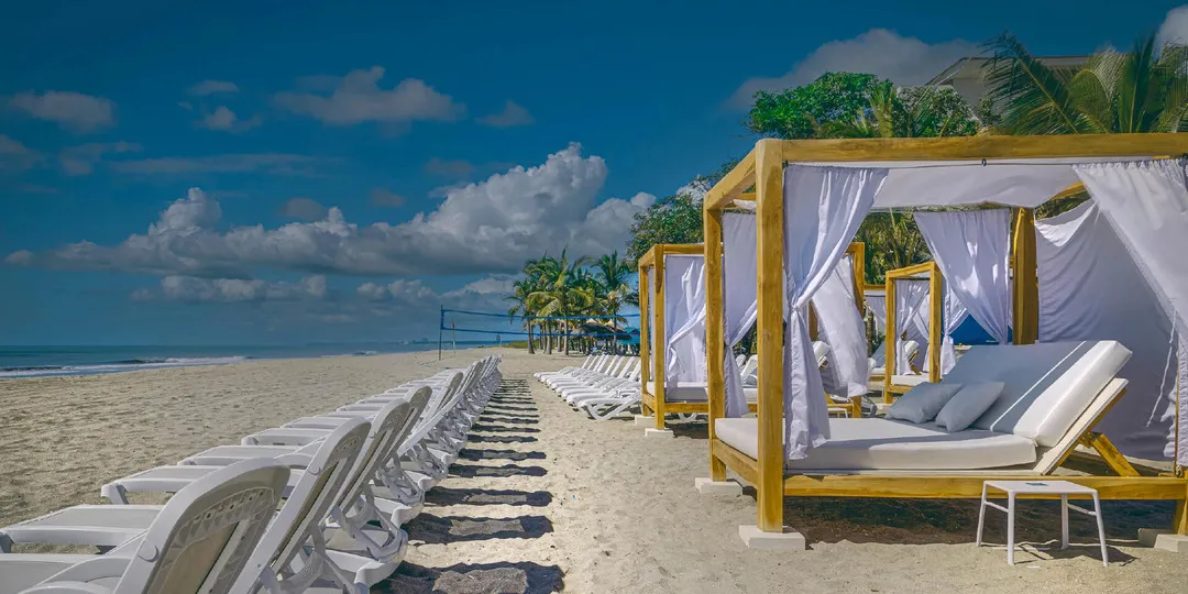on-vacation-colombia-destino-panama-hotel-playa-caracol-playa-1920x960px 172x-100-convertido-de-jpg