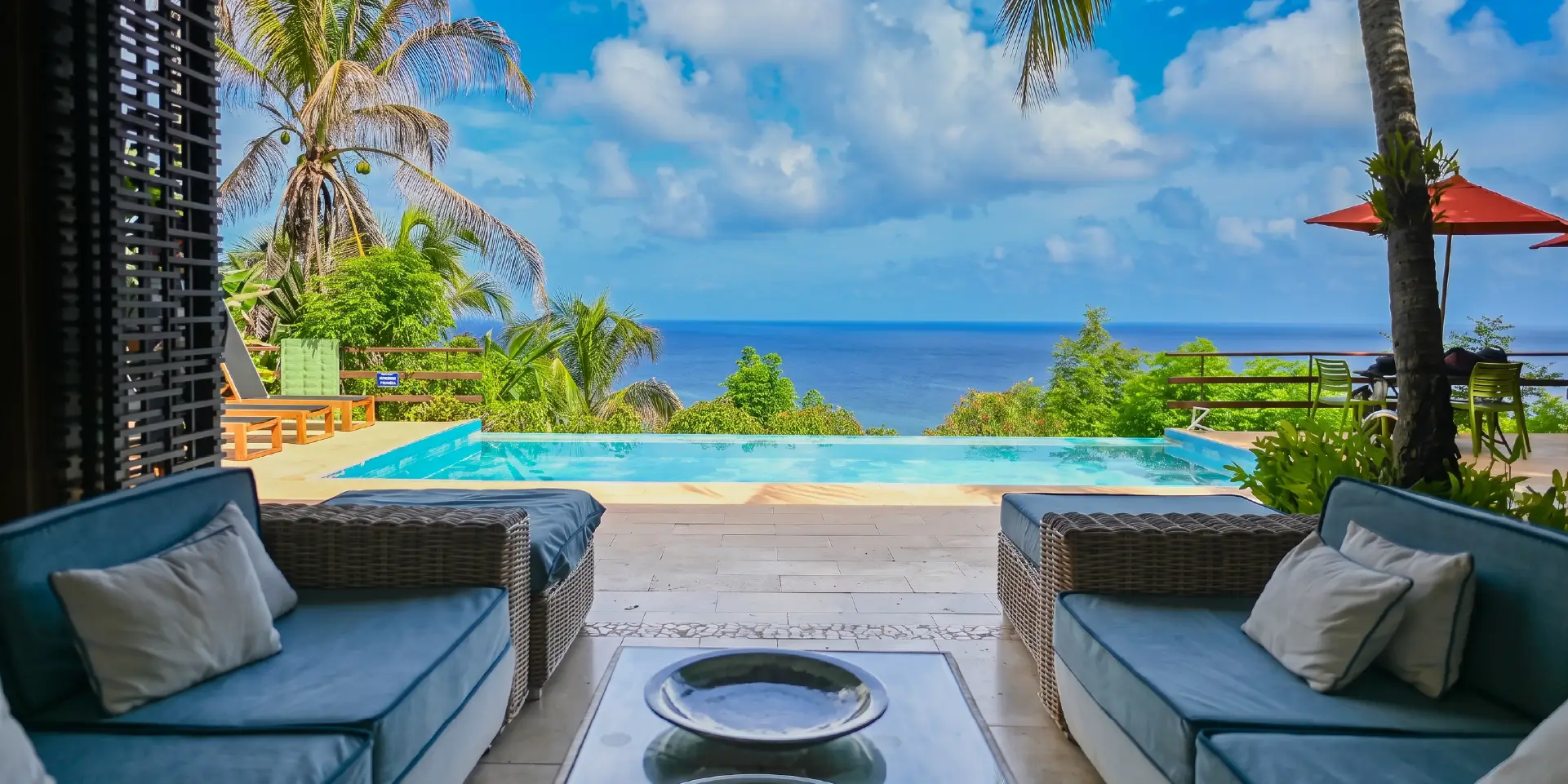 on-vacation-colombia-destino-San Andrés Acantilado Sala